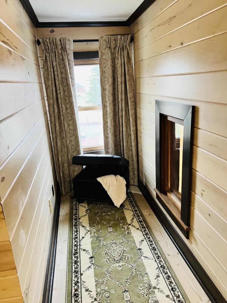 Deluxe Suite interior